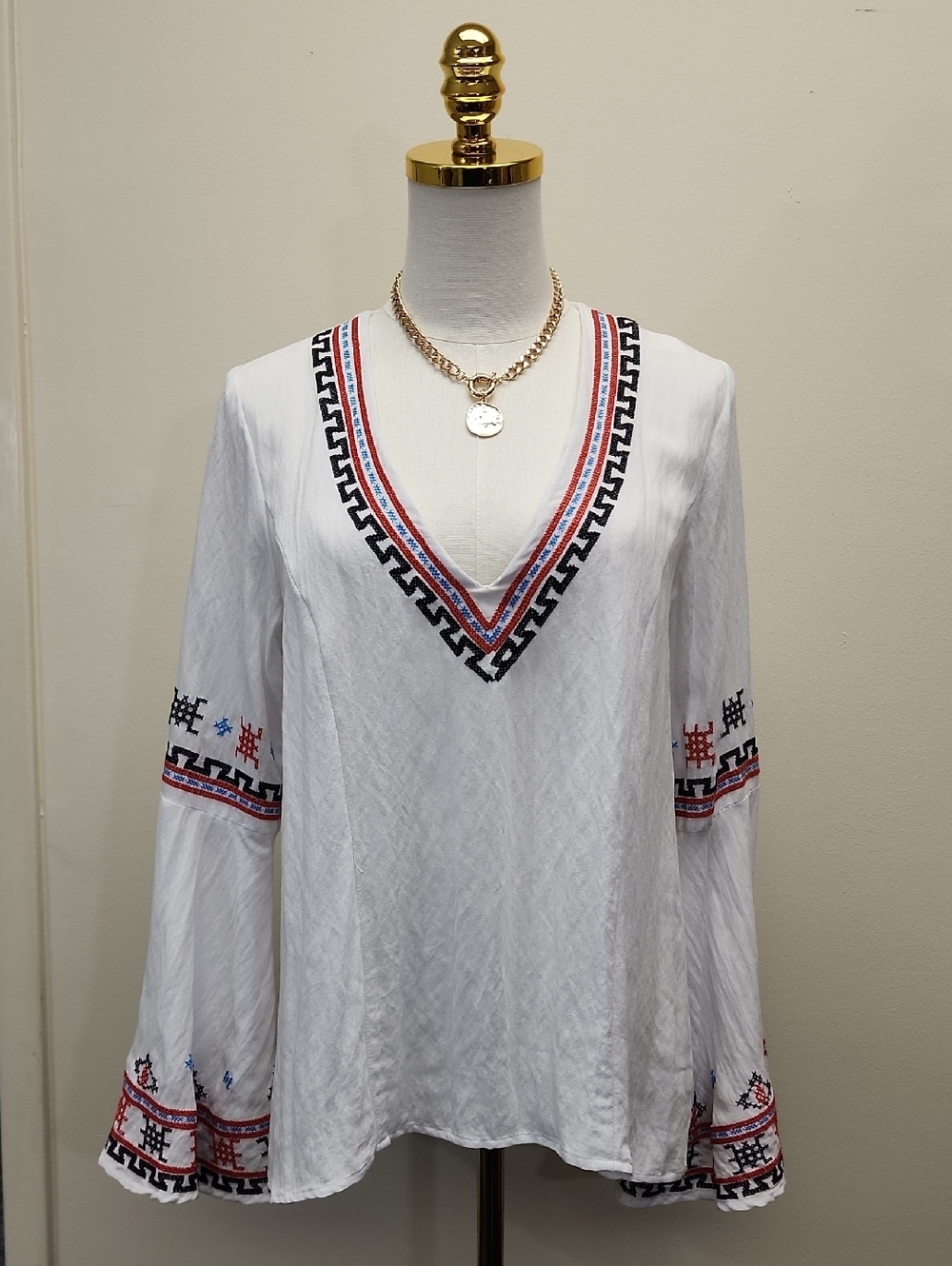 Central Park West White Embroidered Gauze Tunic Top Boho V Neck Medium